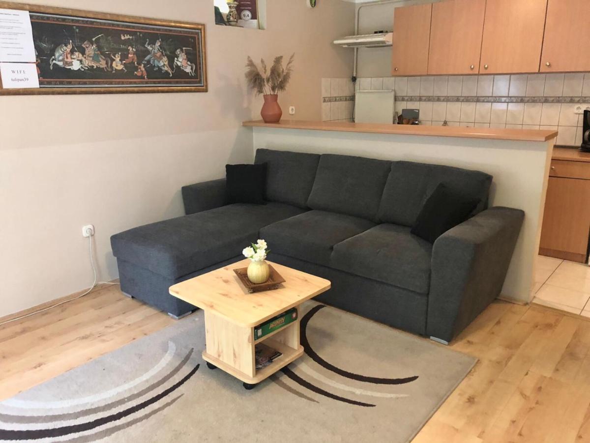Tulipan Apartman Eger Exterior photo