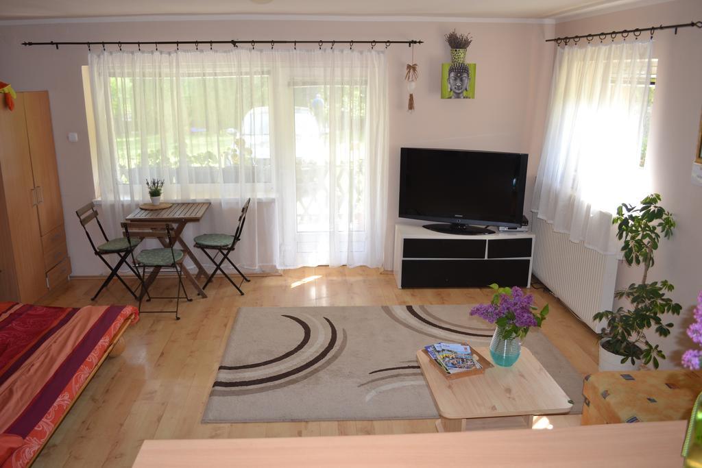 Tulipan Apartman Eger Exterior photo