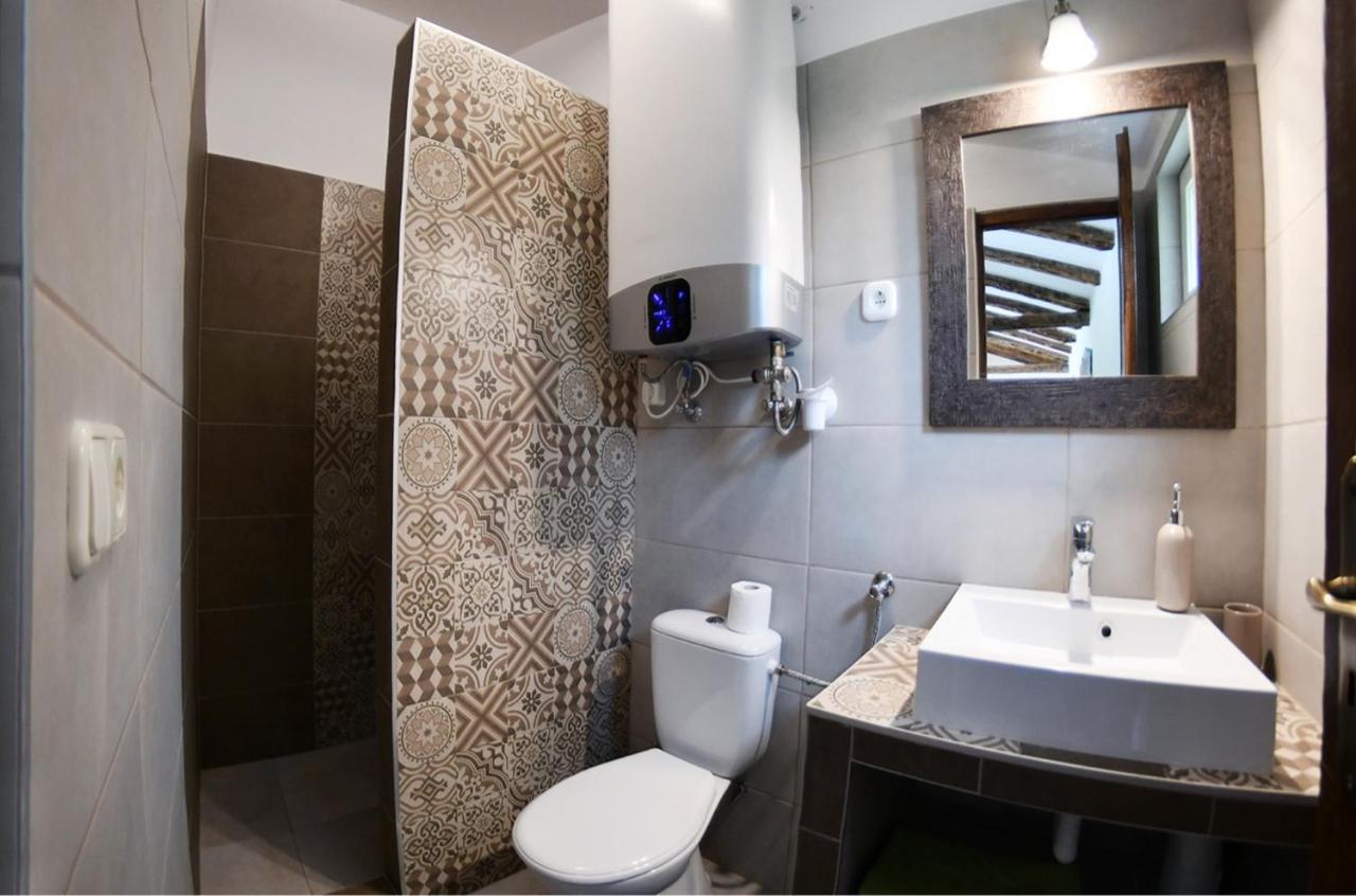 Tulipan Apartman Eger Exterior photo