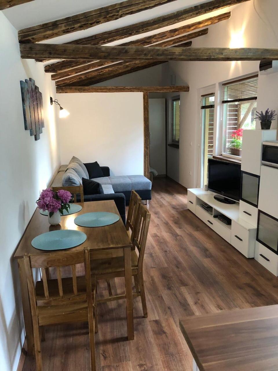 Tulipan Apartman Eger Exterior photo